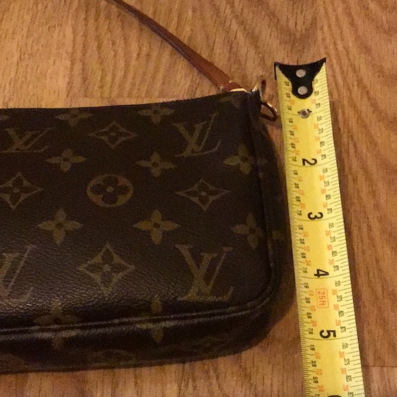 Louis Vuitton monogram pochette - Picture 11 of 12
